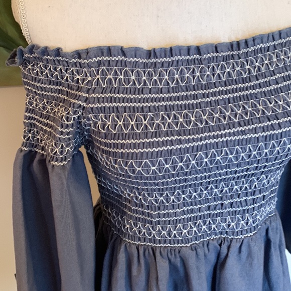 🎉5xHost Pick🎉 Off-The-Shoulder Smocked Bust Dress - Picture 2 of 10